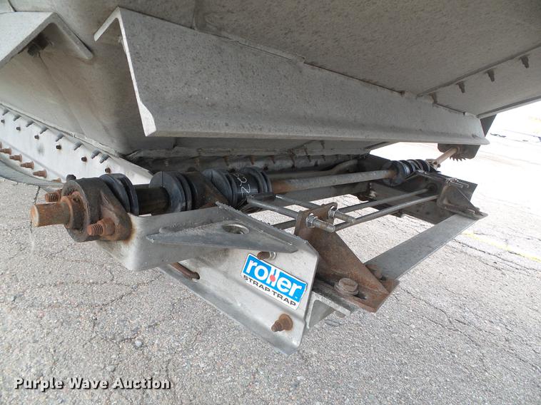 image for item DD5879 2016 Wilson DWH-550 double hopper bottom grain trailer