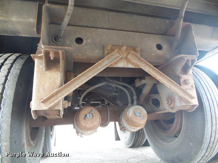 image for item DD5879 2016 Wilson DWH-550 double hopper bottom grain trailer