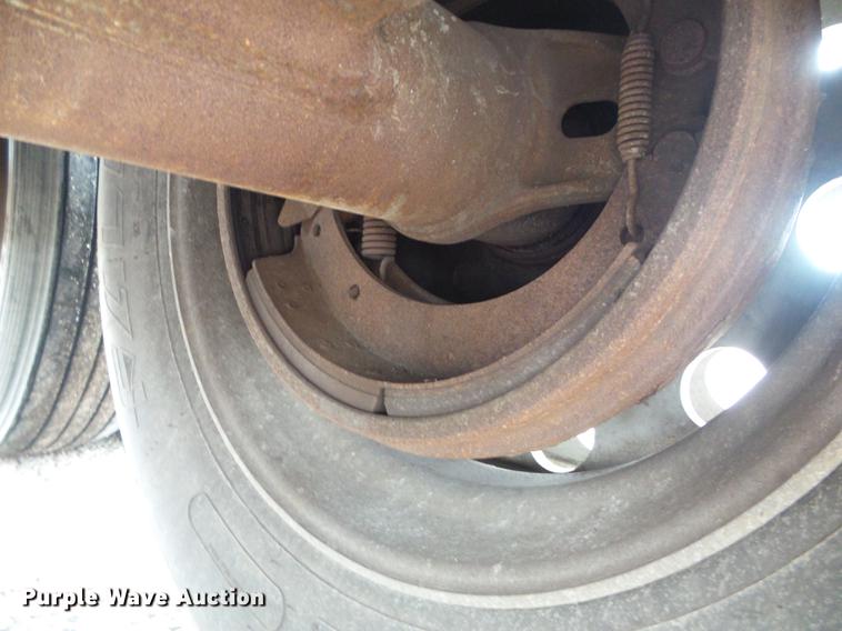 image for item DD5879 2016 Wilson DWH-550 double hopper bottom grain trailer