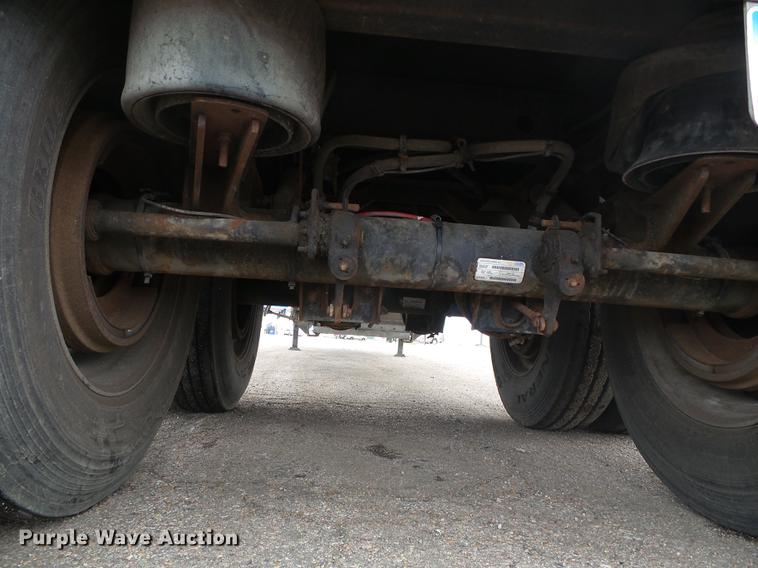 image for item DD5879 2016 Wilson DWH-550 double hopper bottom grain trailer