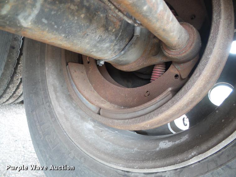 image for item DD5879 2016 Wilson DWH-550 double hopper bottom grain trailer