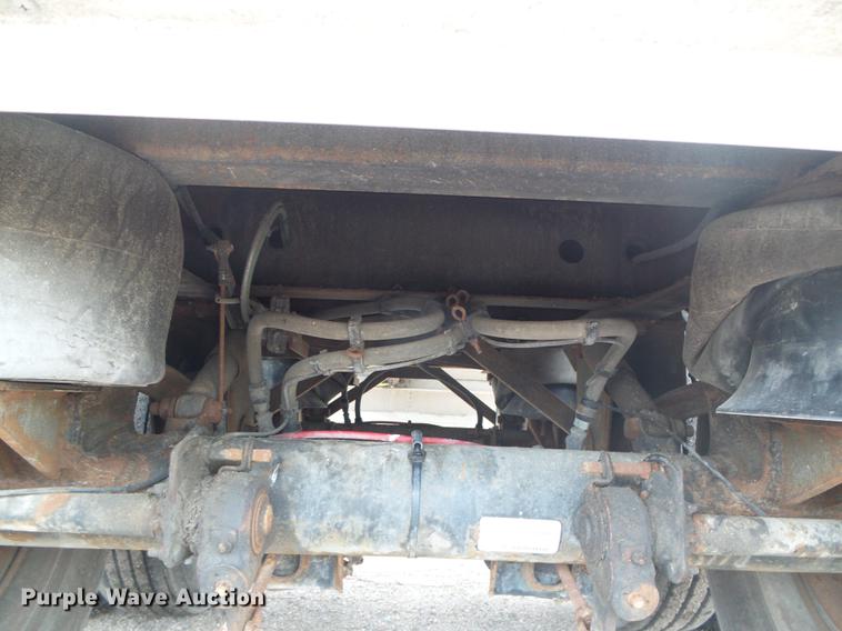 image for item DD5879 2016 Wilson DWH-550 double hopper bottom grain trailer