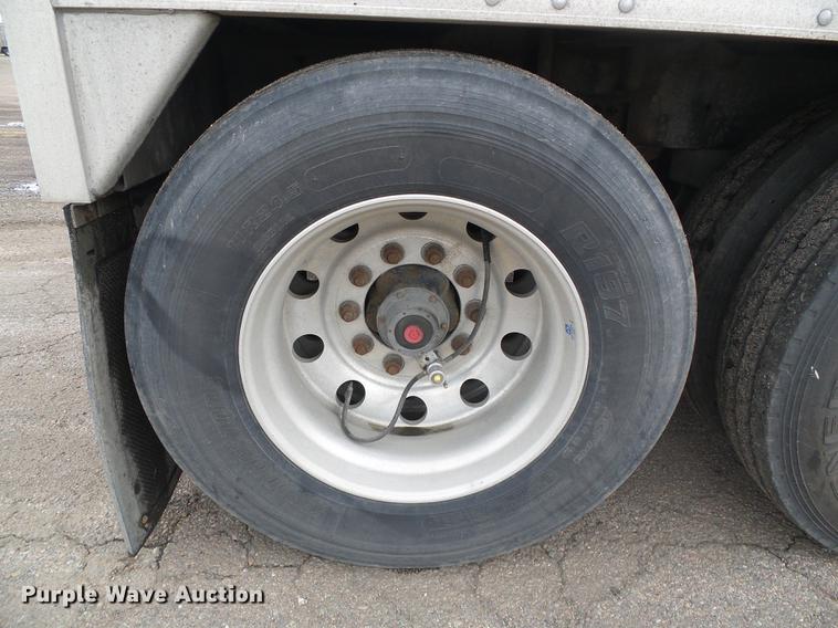 image for item DD5879 2016 Wilson DWH-550 double hopper bottom grain trailer