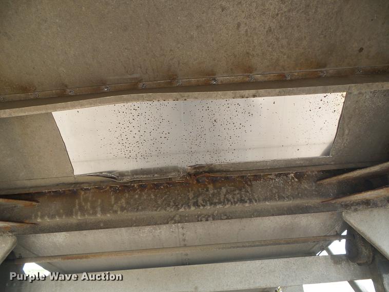 image for item DD5879 2016 Wilson DWH-550 double hopper bottom grain trailer