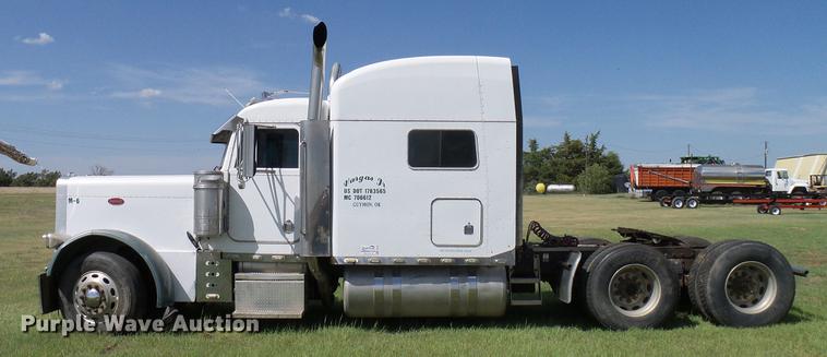 image for item DD5928 2002 Peterbilt 379 semi truck