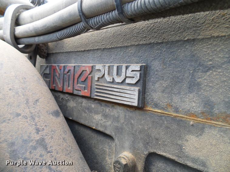 image for item DD5928 2002 Peterbilt 379 semi truck