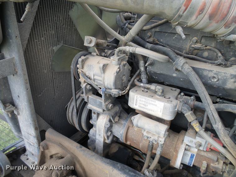 image for item DD5928 2002 Peterbilt 379 semi truck