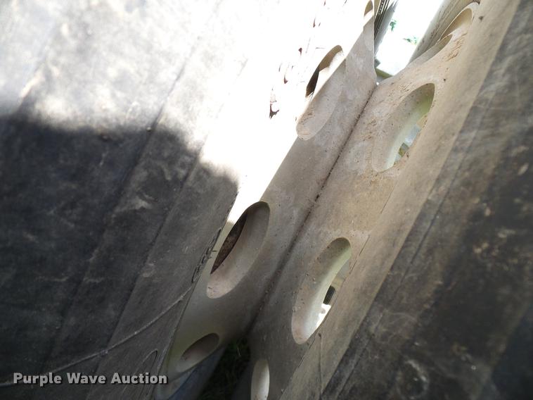 image for item DD5928 2002 Peterbilt 379 semi truck