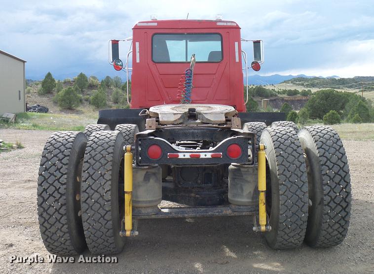 image for item DD5931 1997 Mack CH613 semi truck