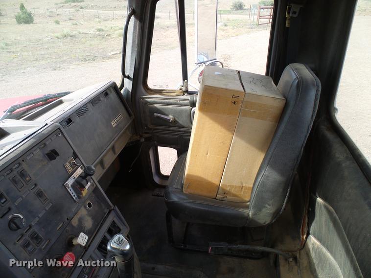 image for item DD5931 1997 Mack CH613 semi truck