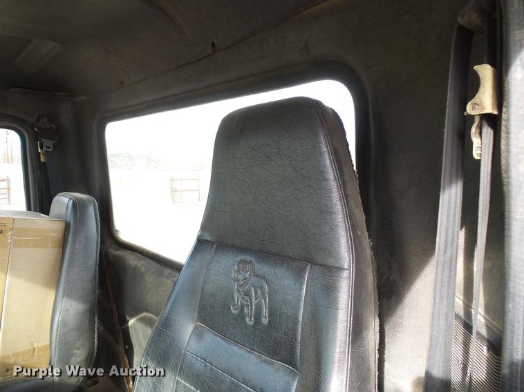 image for item DD5931 1997 Mack CH613 semi truck