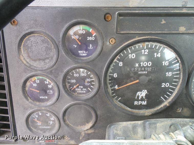 image for item DD5931 1997 Mack CH613 semi truck