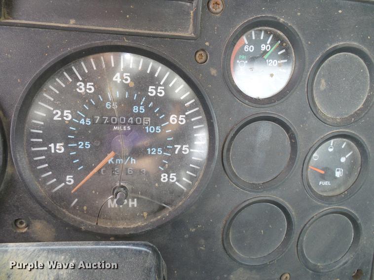 image for item DD5931 1997 Mack CH613 semi truck