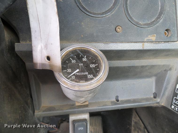 image for item DD5931 1997 Mack CH613 semi truck