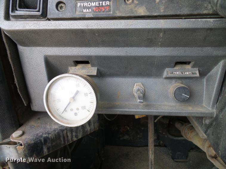 image for item DD5931 1997 Mack CH613 semi truck