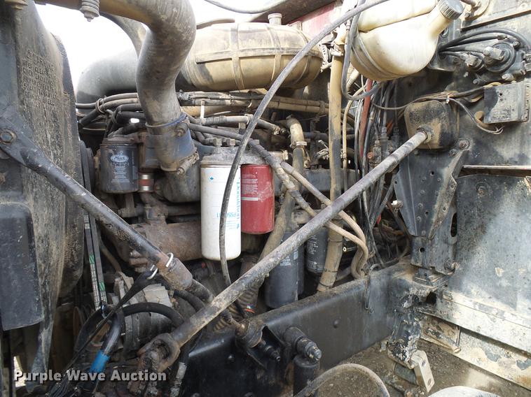 image for item DD5931 1997 Mack CH613 semi truck