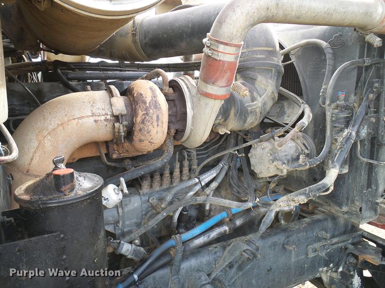 image for item DD5931 1997 Mack CH613 semi truck