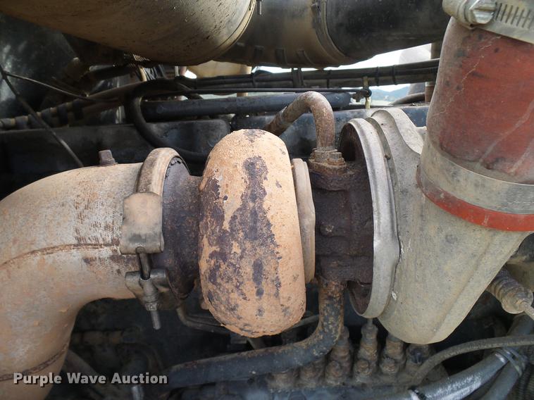 image for item DD5931 1997 Mack CH613 semi truck