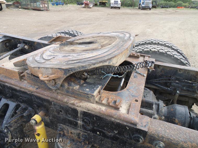 image for item DD5931 1997 Mack CH613 semi truck