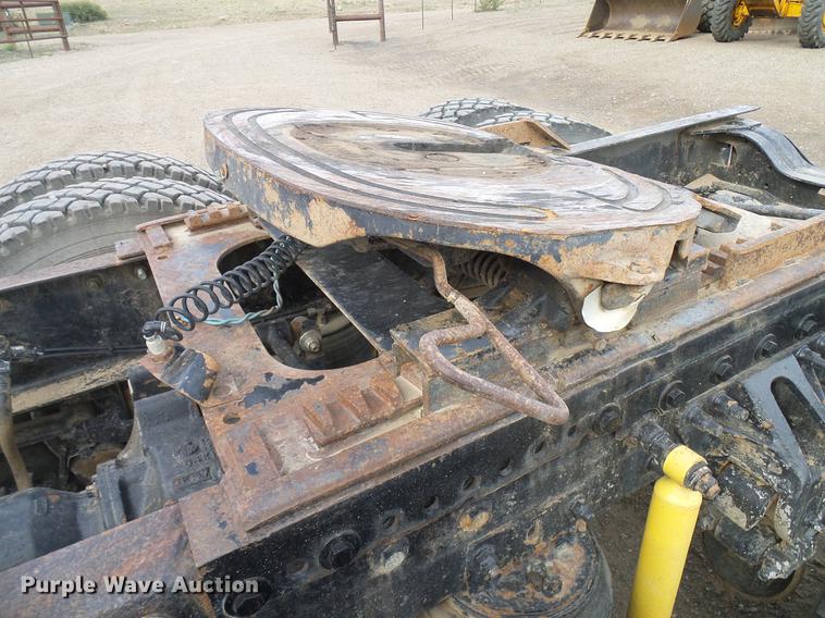 image for item DD5931 1997 Mack CH613 semi truck