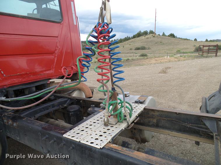 image for item DD5931 1997 Mack CH613 semi truck