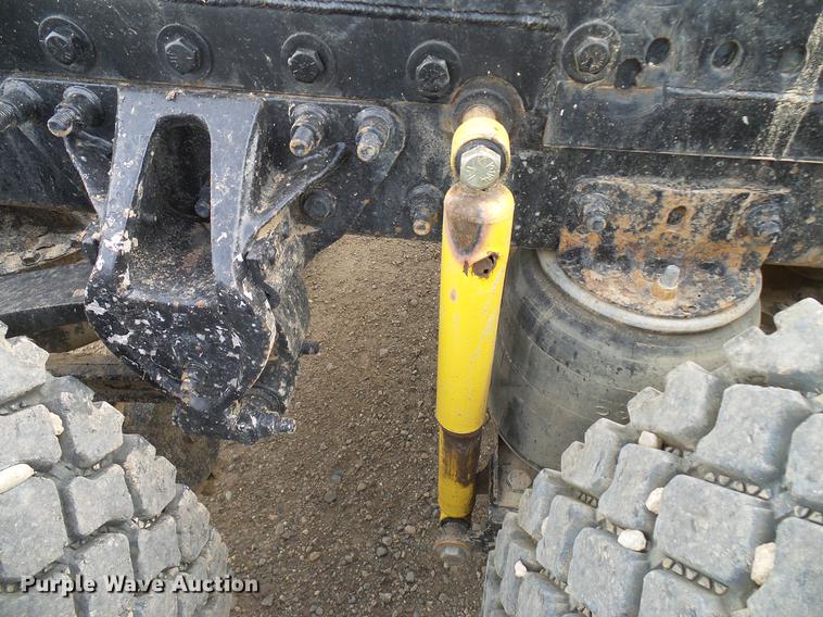 image for item DD5931 1997 Mack CH613 semi truck