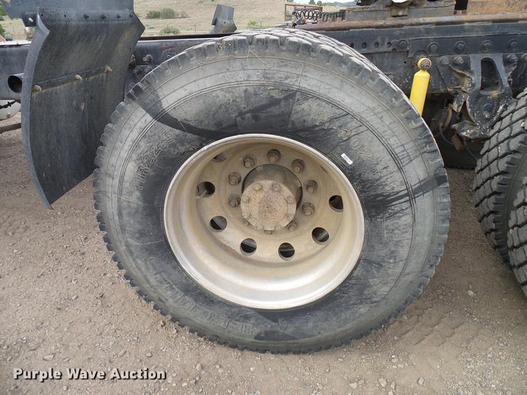 image for item DD5931 1997 Mack CH613 semi truck