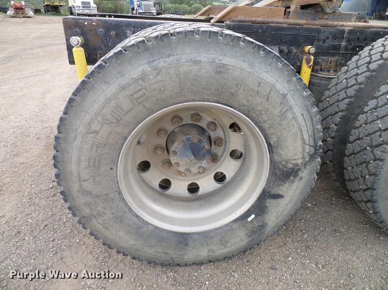 image for item DD5931 1997 Mack CH613 semi truck