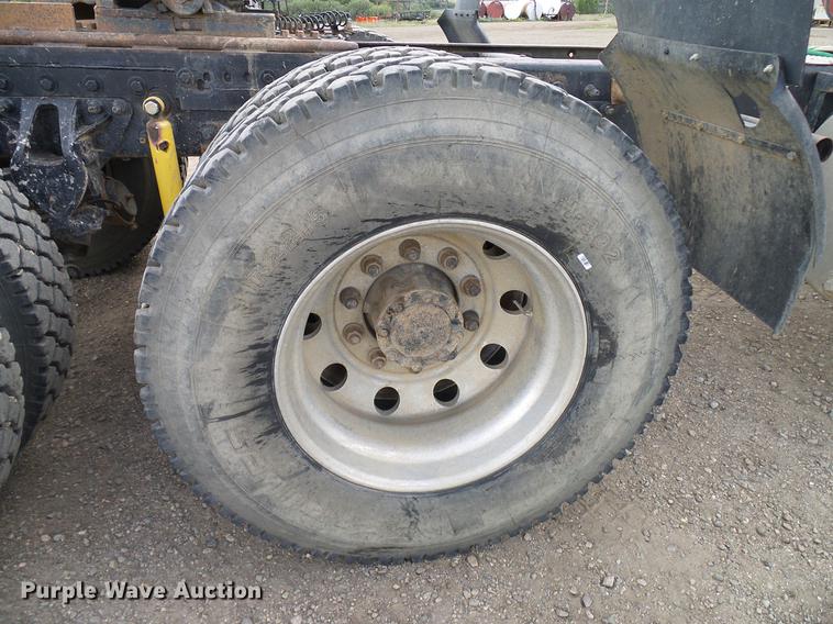 image for item DD5931 1997 Mack CH613 semi truck