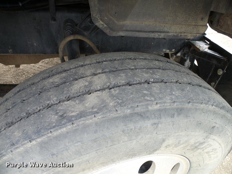 image for item DD5931 1997 Mack CH613 semi truck