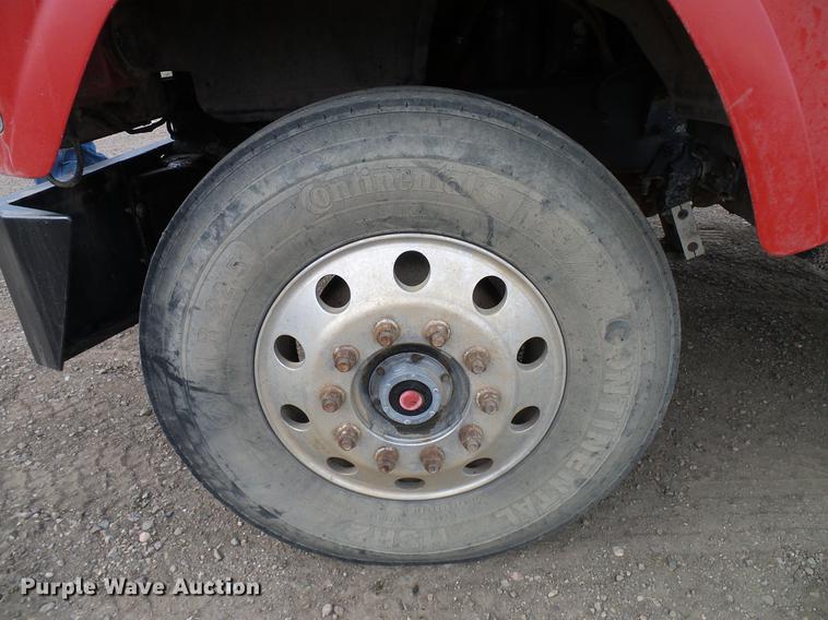 image for item DD5931 1997 Mack CH613 semi truck