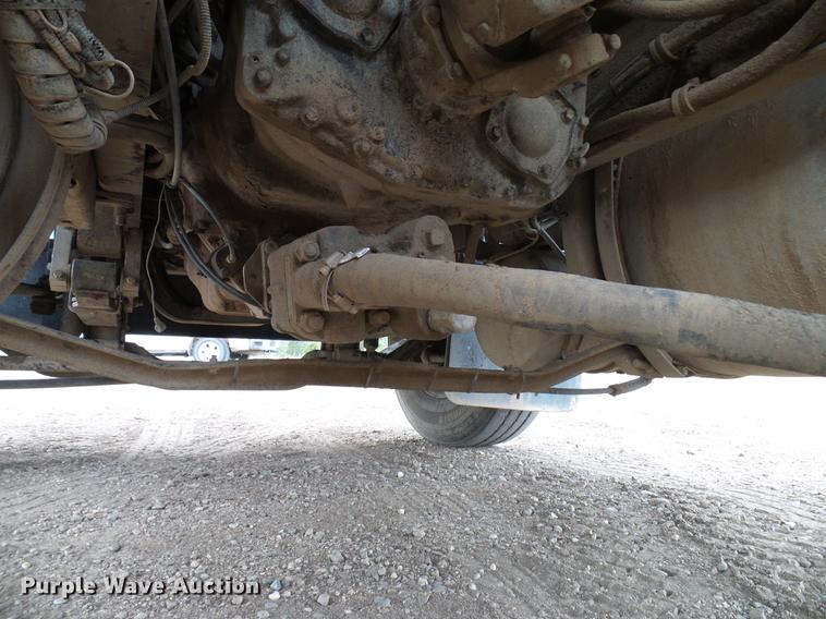 image for item DD5931 1997 Mack CH613 semi truck