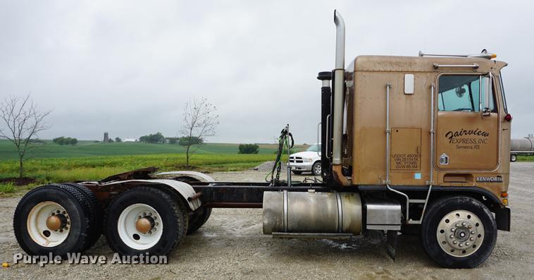 image for item DD6490 1977 Kenworth K1CCC semi truck