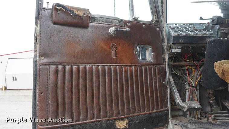 image for item DD6490 1977 Kenworth K1CCC semi truck