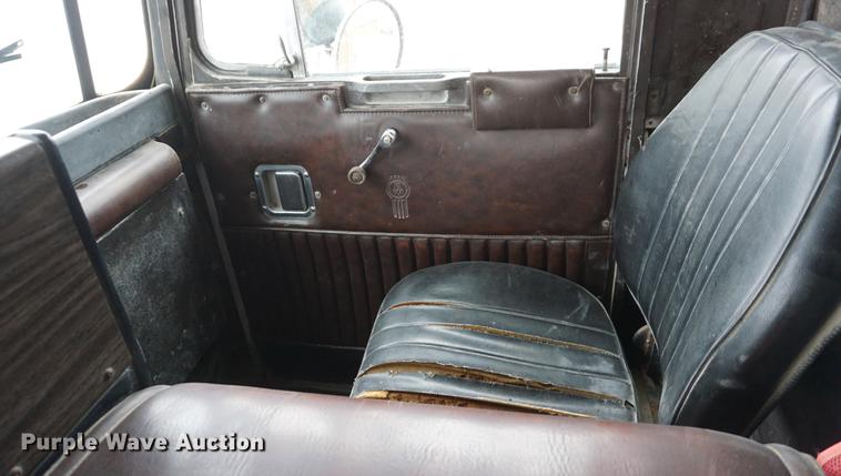 image for item DD6490 1977 Kenworth K1CCC semi truck