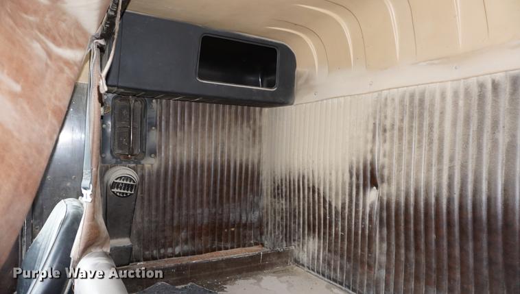 image for item DD6490 1977 Kenworth K1CCC semi truck