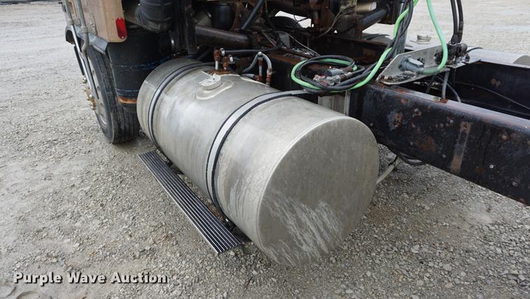 image for item DD6490 1977 Kenworth K1CCC semi truck