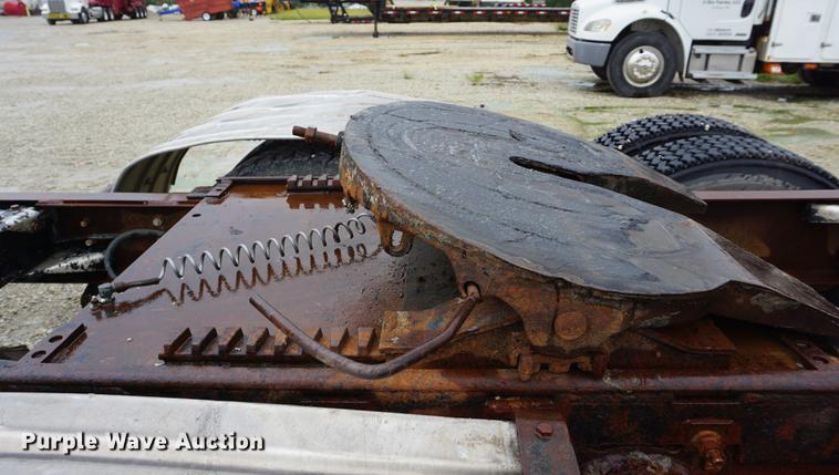 image for item DD6490 1977 Kenworth K1CCC semi truck