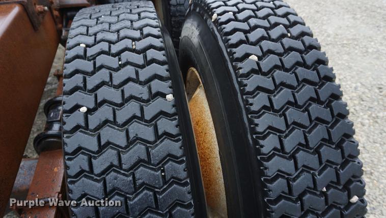 image for item DD6490 1977 Kenworth K1CCC semi truck