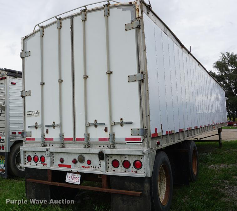 image for item DD6491 1984 Cornhusker triler Wilkens walking floor