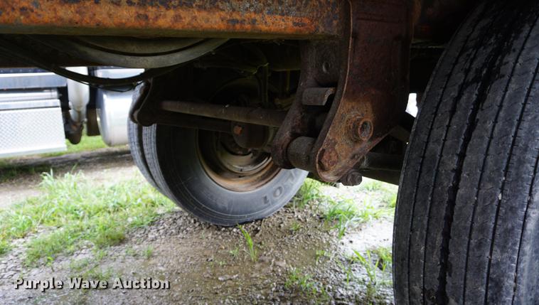 image for item DD6491 1984 Cornhusker triler Wilkens walking floor