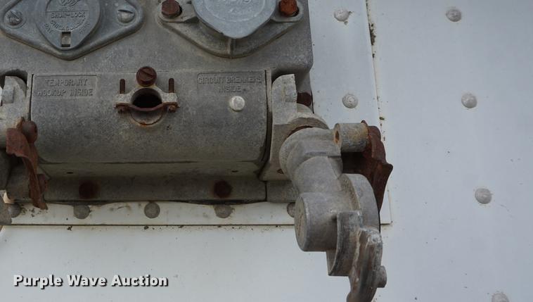 image for item DD6491 1984 Cornhusker triler Wilkens walking floor