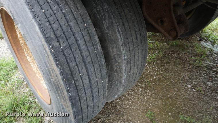 image for item DD6491 1984 Cornhusker triler Wilkens walking floor