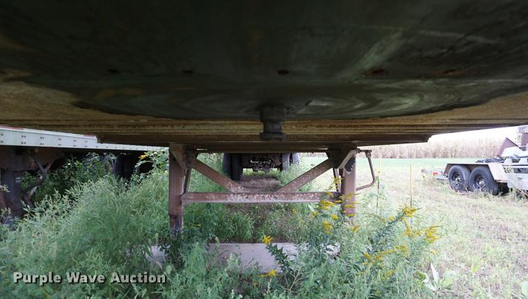 image for item DD6493 1999 Fruehauf dry van trailer