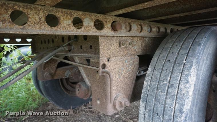 image for item DD6493 1999 Fruehauf dry van trailer