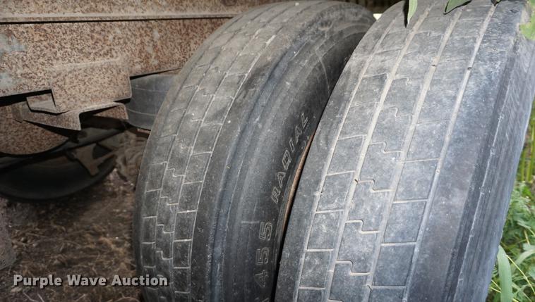 image for item DD6493 1999 Fruehauf dry van trailer