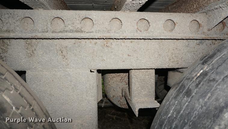 image for item DD6494 2000 Wabash dry van trailer