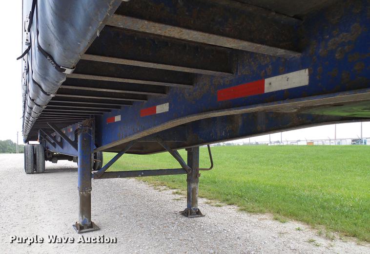 image for item DE5214 2000 Wabash side curtain trailer