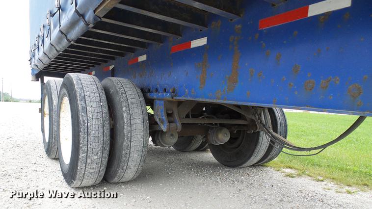 image for item DE5214 2000 Wabash side curtain trailer