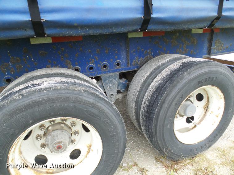 image for item DE5214 2000 Wabash side curtain trailer